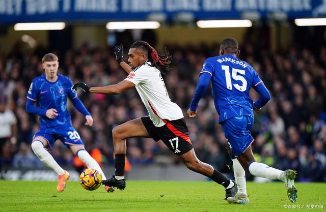 英格兰队士气低迷，努力调整备战下一场的简单介绍