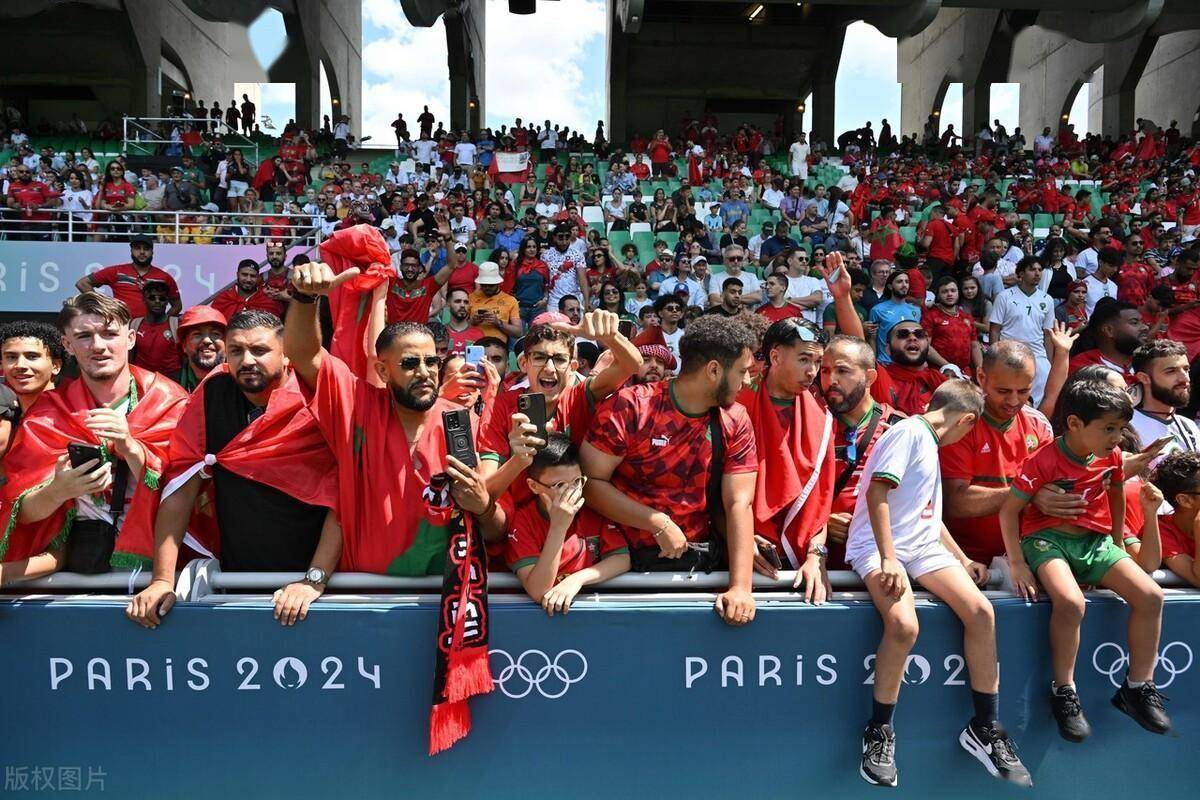 法国队在国际比赛中击败对手获得胜利